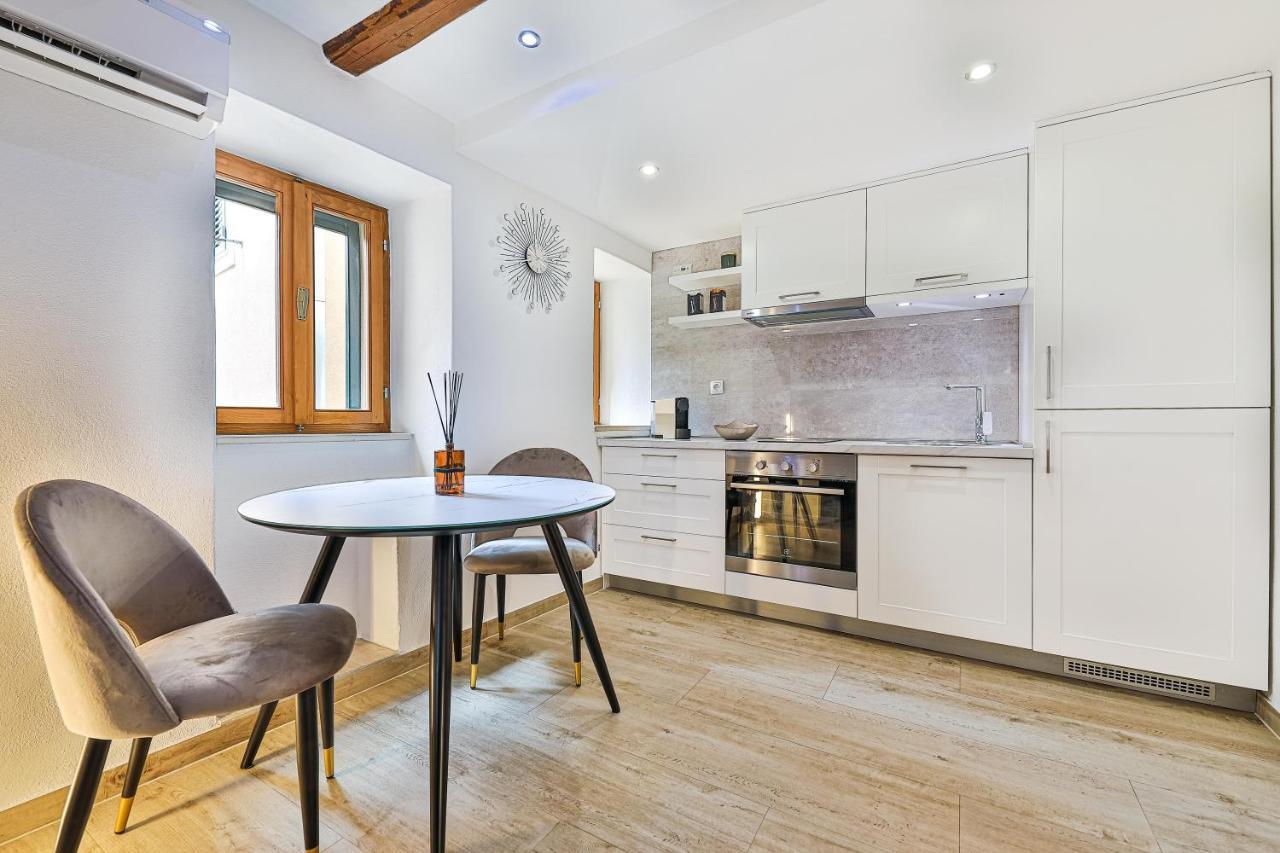 Old Town Pearl Apartment Сплит Экстерьер фото